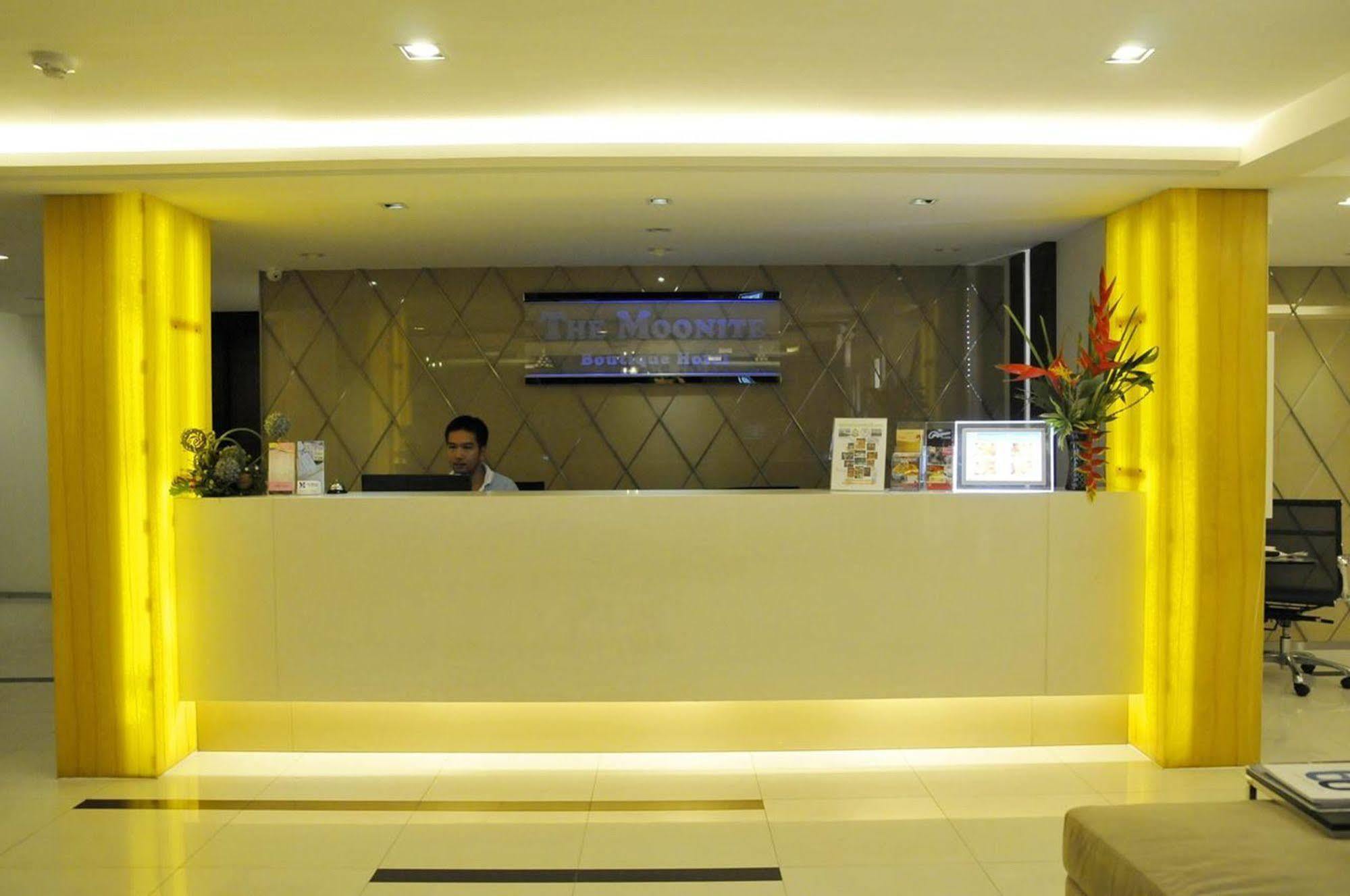 The Moonite Boutique Hotel Bangkok Luaran gambar