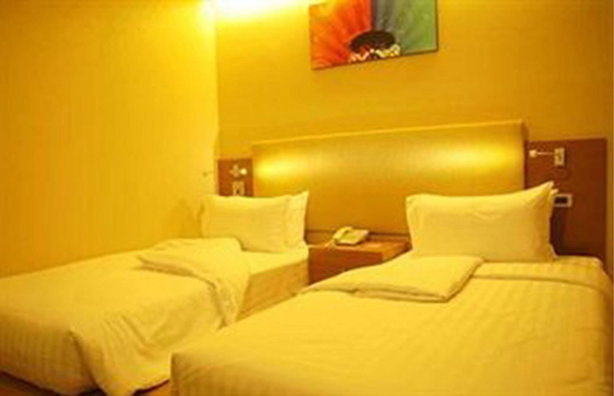 The Moonite Boutique Hotel Bangkok Luaran gambar